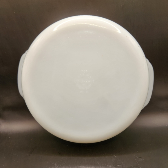 Vintage Fire King Milk Glass Round Casserole Dish w/Handles - Picture 2 of 5